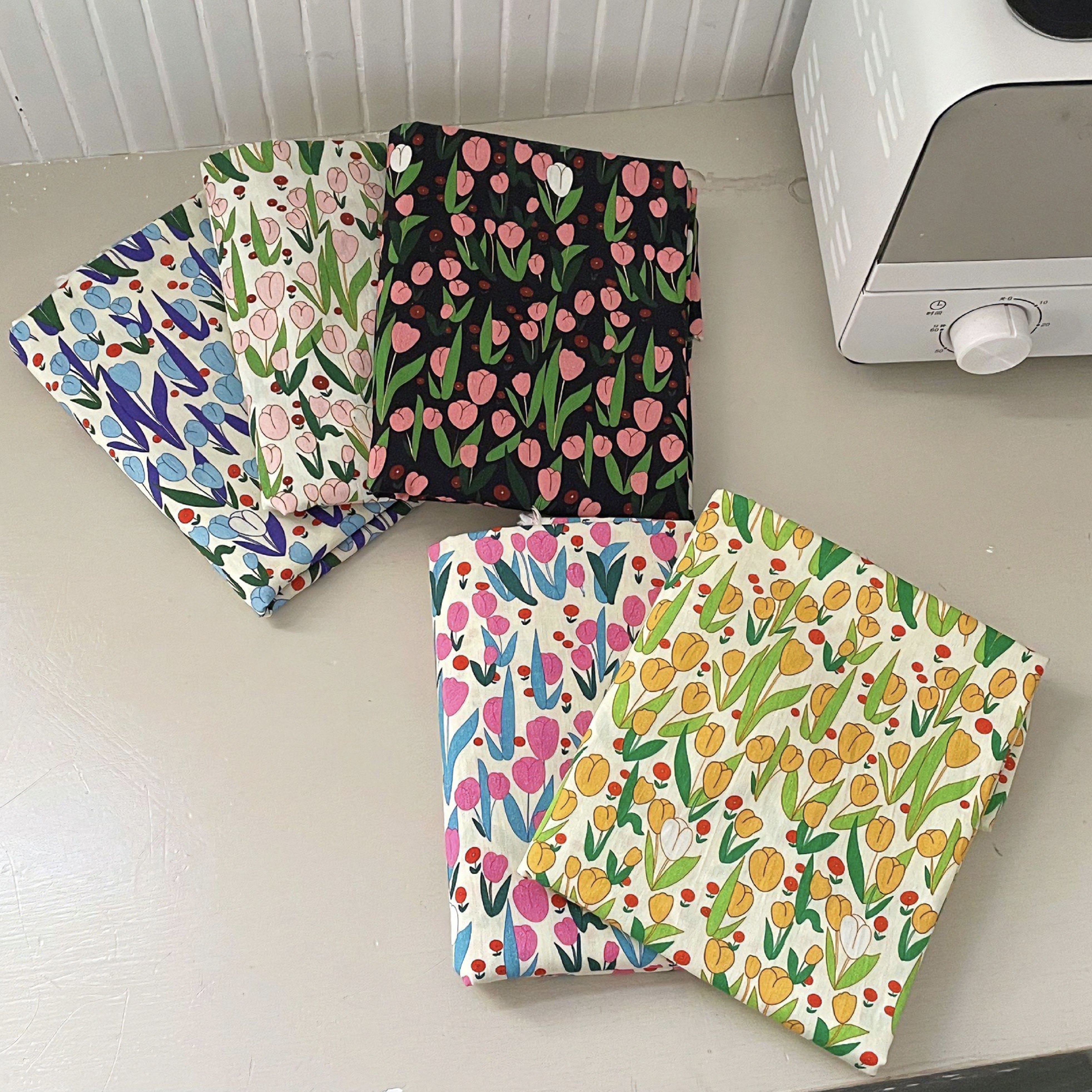 100% Cotton Fabric With Charmi - огляд і ціна Home Decor Tulip